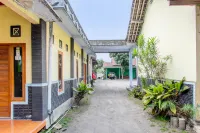 OYO 93394 Pondok Wisata Kurniawan 2NearWonogondang Camp Hotels in Cangkringan