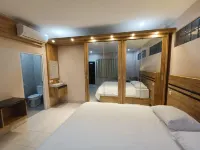 Karana Guest House Syariah Bandung & Luang Cafe Các khách sạn ở Arcamanik