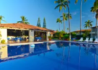 Cabo Blanco Hotel and Marina Hotels in San Patricio