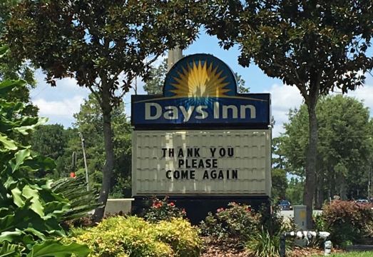 데이즈 인 바이 윈덤 라몬트/몬티첼로