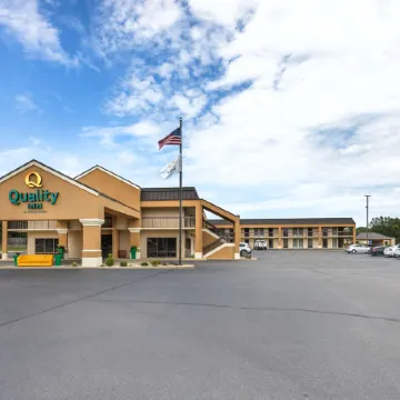 Quality Inn of Paris, TN