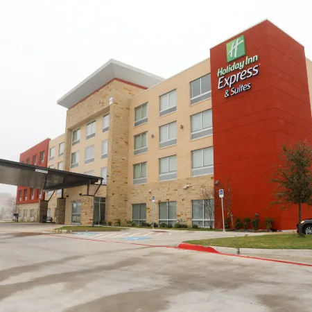 Holiday Inn Express & Suites FORNEY by IHG