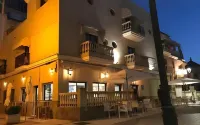 Macavi Hotels in Rota