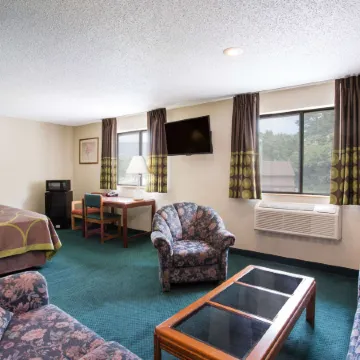 Super 8 by Wyndham Salem VA Отели в г. Сейлем