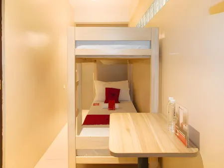 RedDoorz @ Laiya Vivo Hotel Batangas Отели в г. Сан Хуан