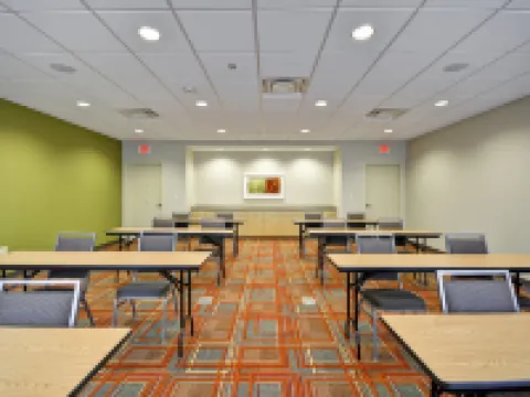 ホーム2 スイーツ バイ ヒルトン オペライカ オーバーン オペライカのホテル