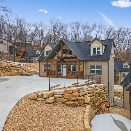 In Door Pool-6Br 5BA Lodges by Silver Dollar City & Table Rock Lake Sleeps 16
