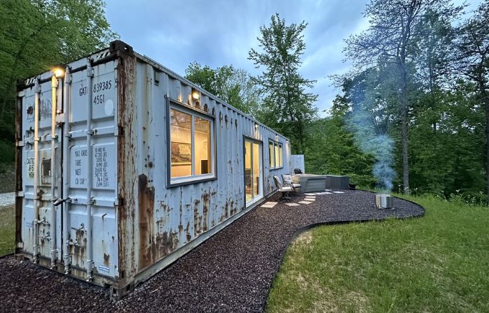 This IS the One! Shipping Container Cabin-View-Wifi-Natural Bridge-Nada Tunnel