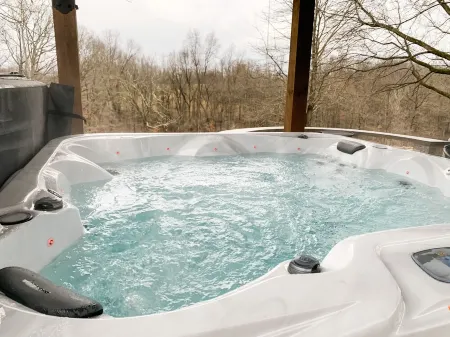 Underground Earth Home in Hocking Hills, Ohio w/ Hot Tub. Pet-Friendly!