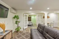 Cozy 1-Bedroom Basement Apartment, Free Parking, Kitchen, Washer/Dryer in Unit - Homestays