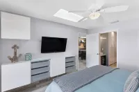 One-of-a-Kind Private, Secluded & Tropical Paradise w/TIKI Bar