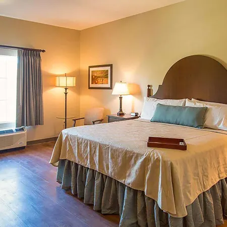 Chateau Saint Denis Hotel, a Trademark Collection by Wyndham