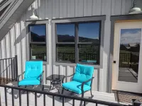 Sunny accessory dwelling with expansive views and large deck