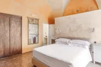 Discover "Locanda Fiori di Zagara", an 18th-century historical residence in Diso