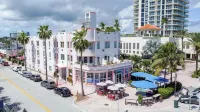 Remodeled Beachfront Studio w/ Beach Essentials. Just steps from the beach! Hotels in North Beach