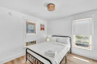 Sunroom~ 500mbps ~record player ~Office ~Keurig
