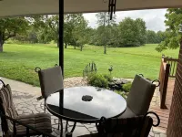 Close to town, the college and a beautiful serene surrounding