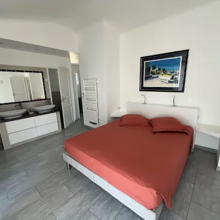 10mn beach, Standing Villa, top sea view, fiber internet, heated pool, jacuzzi