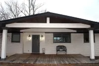 Waterfront Lake House on Wilson Lake