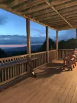 Breathtaking Mountain View-come enjoy this cozy retreat!