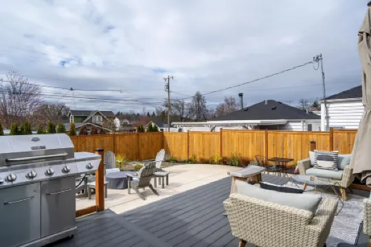 University Area Bungalow - The Moxie Harris House