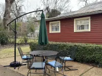 Wensel Cottage in downtown Natchez Walking distance to most shops & restaurants.