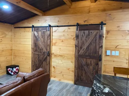 Steel Cabin • Mt. Views • Privacy • Near Downtown
