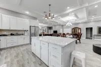 Safari themed 8 bedrooms 3 bath home with 3 - 4 dining areas & grand kitchen Hotels in Killeen