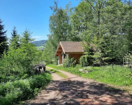 Chalet close to the forest with private spa jacuzzi Hôtels à : Tendon