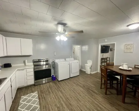 Cozy Fonzie Flat Hotels in Boyd County