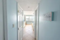 Beachfront 2Br Condo w/ Balcony & Heated Pool, Unit 224