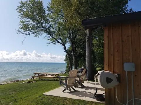 Peace of Beach, private 4 season cottage on beautiful shores of Door County