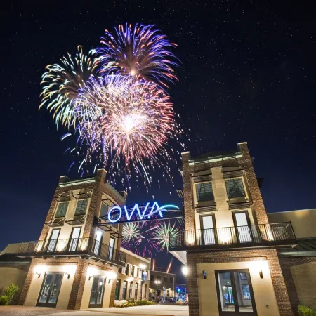 Park Ave Condo close to OWA and Alabama Beaches