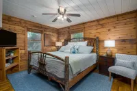 Mountain Crest Cottage Fabulous Fire Pit and 5 Minutes to Downtown Blue Ridge! - Alphydda
