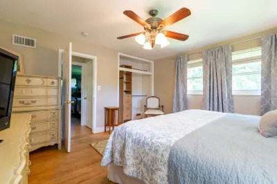 Rancher, Pets Welcome, Wash/Balt/Annplis Family Friendly Pool Table, Deck, River Hotels near 2nd Swing Golf
