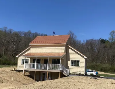 New build OWL HOUSE, quiet, near trails, stargazing!
