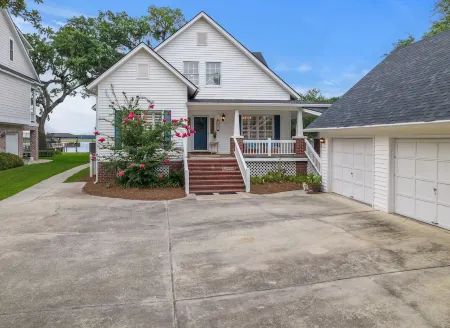 Moon River House   STR#025604-2025