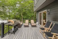 On the Lake! Amenity Filled Community, Indoor & Outdoor Pool, Kayaks!