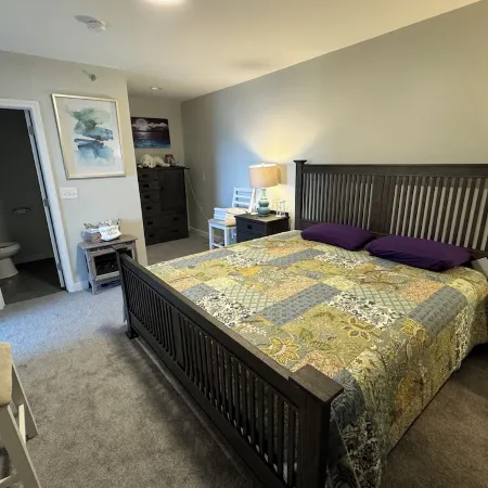 Ocean Front Penthouse Suite Magnificent Oceans views & King Bed