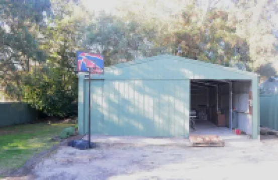 Yea Fig Tree House. Three bedroom plus study comfortable family home. 耶伊酒店