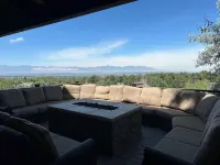 LUXURY HOME WITH AMAZING CITY/LAKE VIEWS, 3 LRG DECKS, & MINUTES TO SKI AREAS