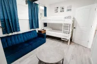 Modern Retro Haven near Downtown Sedro Woolley - 4-Star