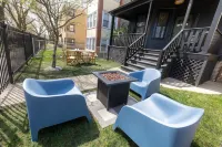 2 bedroom Pastel Loft 1 mi from Lake Michigan!
