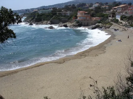 400m from the sea, Villa with splendid sea view, heated infinity pool