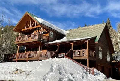 Red River, NM Upper Valley Mountainside Retreat Hotel dekat Williams Lake