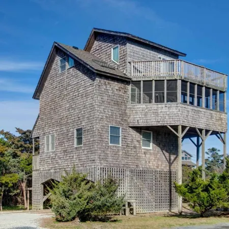 Semi-Oceanfront home with direct access to the beach!