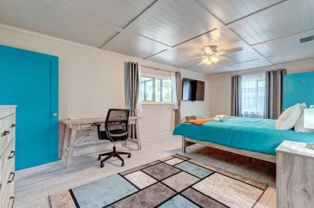 Turquoise Turtle - Private Heated Pool: Relax & Enjoy