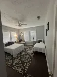 The House on East Main: 5 mins to downtown and 5 mins to SFA University