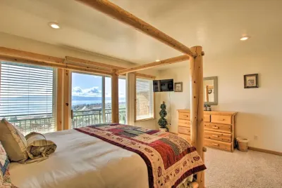 LAKE VIEW RETREAT CONDO /1 block Marina/Resort pool,hot tub & tennis courts