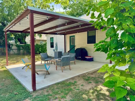 ꕥ The Texas Bluebonnet ꕥ 1.1 mi to Baylor, & 1.8 mi to Magnolia Silos! Отели рядом с достопримечательностью «Rogers School of Engineering and Computer Science»